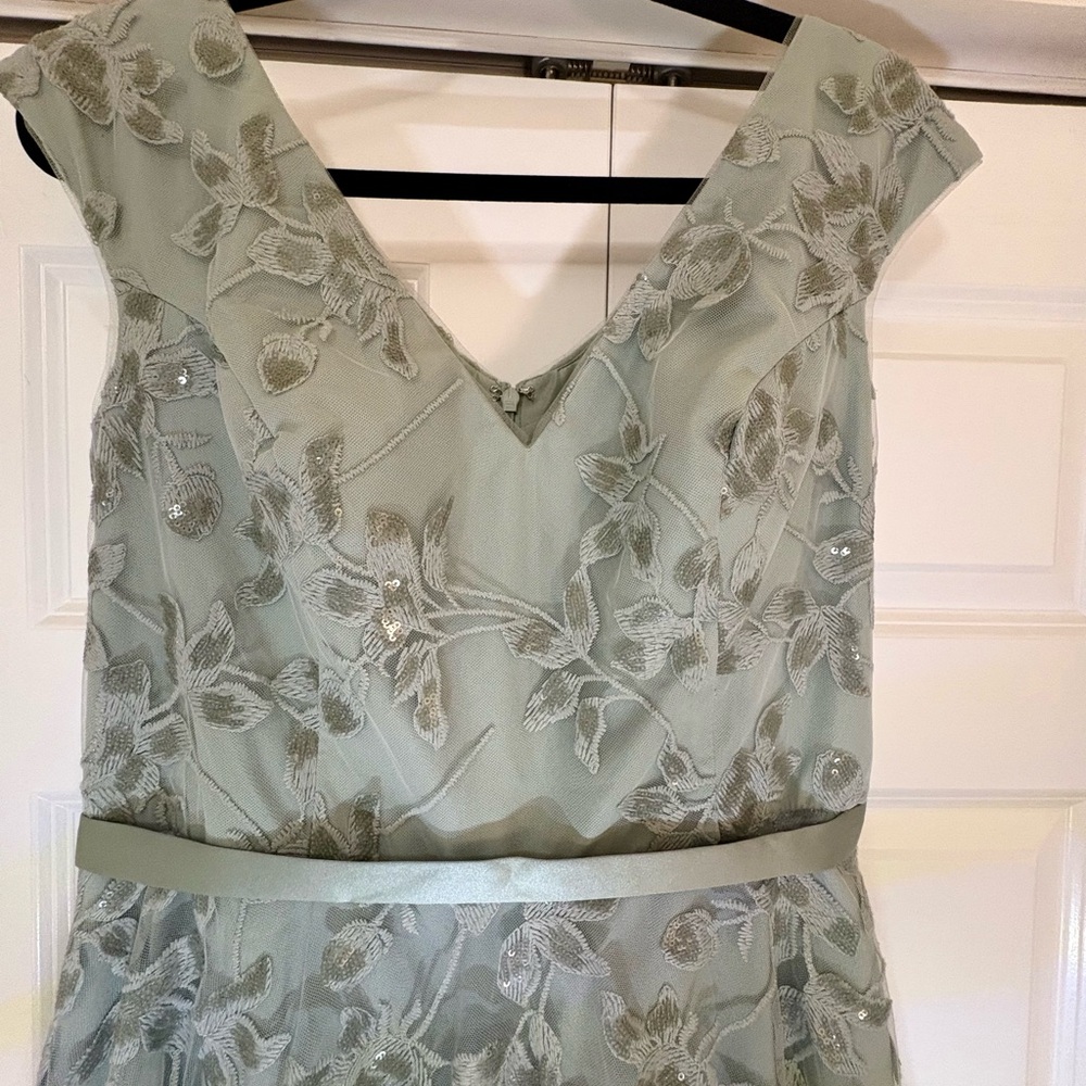 Beautiful dusty sage mother of the bride dress. - Picture 5 of 12